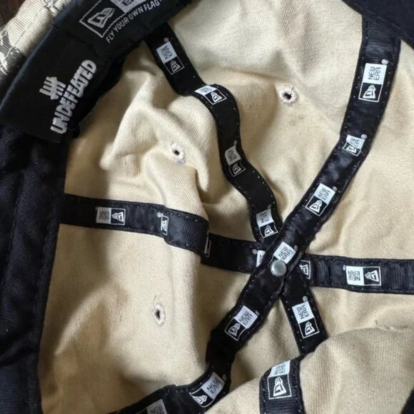 Undefeated Riot New Era Khaki Bucket Hat Size S/M - Picture 4 of 4